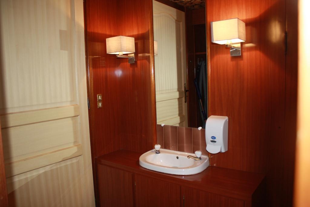 Le Betrot Bed & Breakfast Estissac Ruang foto