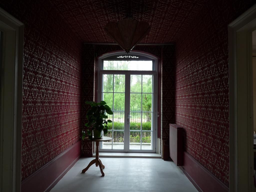 Le Betrot Bed & Breakfast Estissac Bagian luar foto