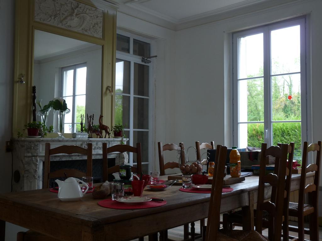 Le Betrot Bed & Breakfast Estissac Bagian luar foto