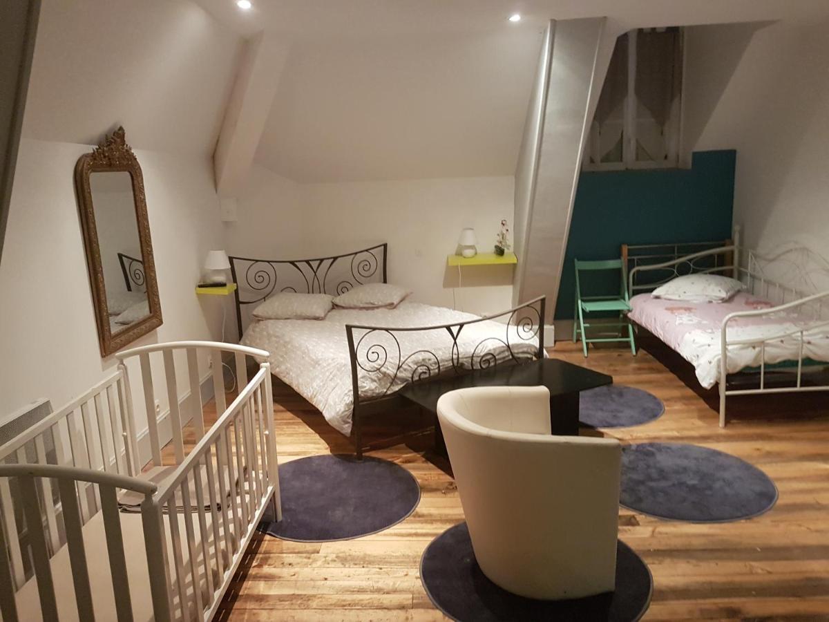 Le Betrot Bed & Breakfast Estissac Bagian luar foto