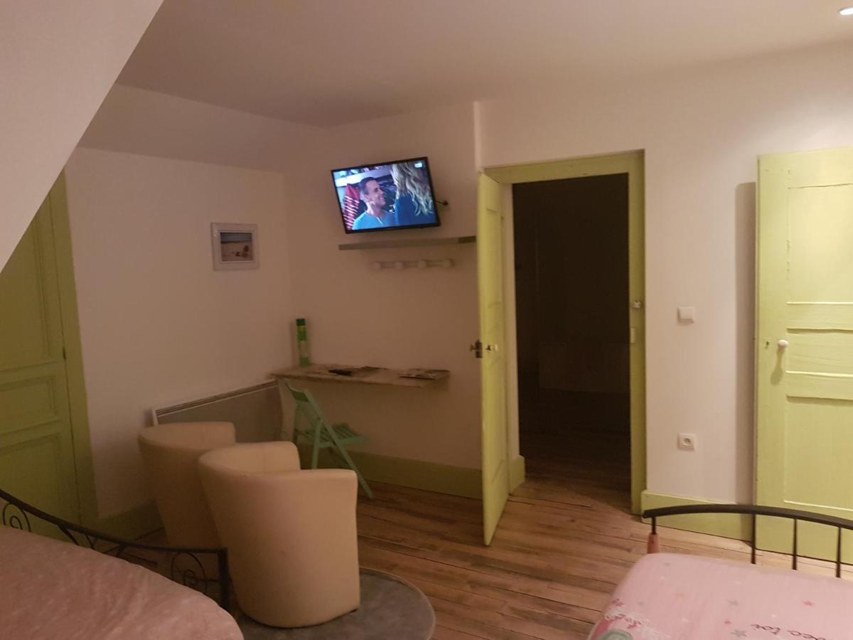 Le Betrot Bed & Breakfast Estissac Bagian luar foto