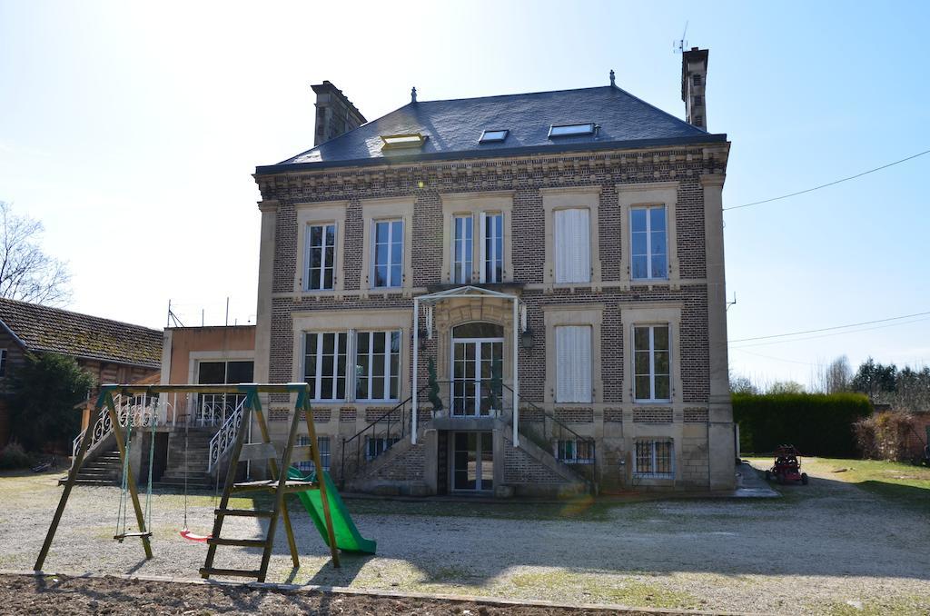 Le Betrot Bed & Breakfast Estissac Bagian luar foto