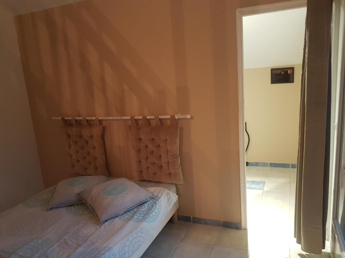 Le Betrot Bed & Breakfast Estissac Bagian luar foto