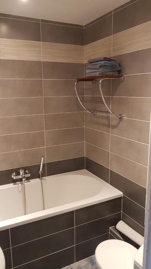 Le Betrot Bed & Breakfast Estissac Bagian luar foto