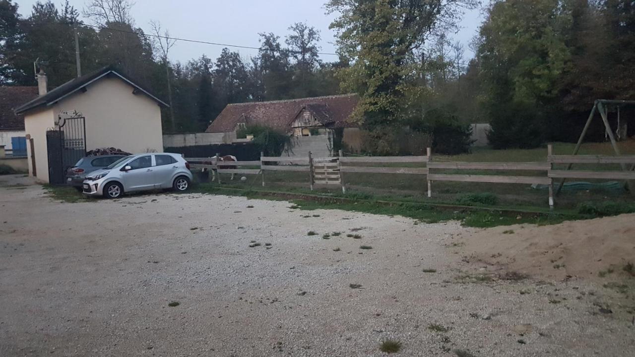 Le Betrot Bed & Breakfast Estissac Bagian luar foto