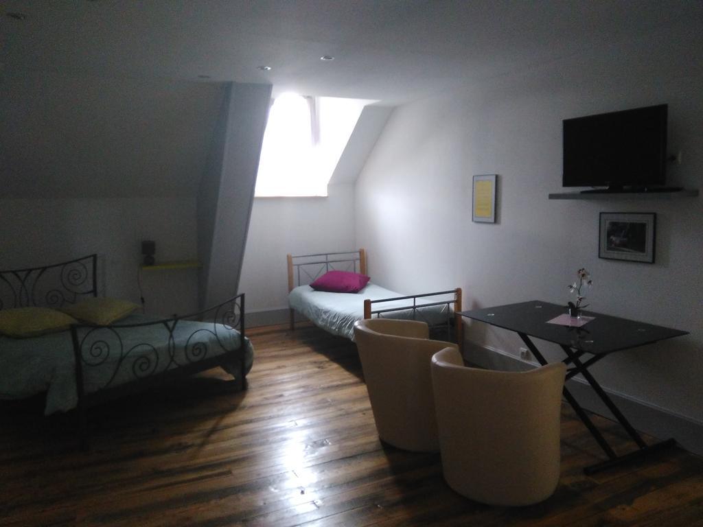 Le Betrot Bed & Breakfast Estissac Bagian luar foto