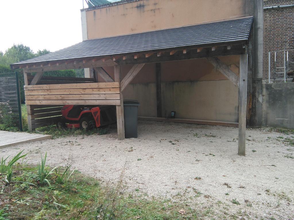 Le Betrot Bed & Breakfast Estissac Bagian luar foto